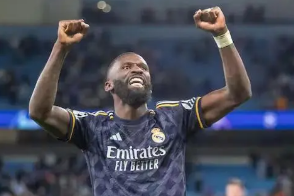 吕迪格预言:拜仁vs皇马欧冠半决赛势均力敌